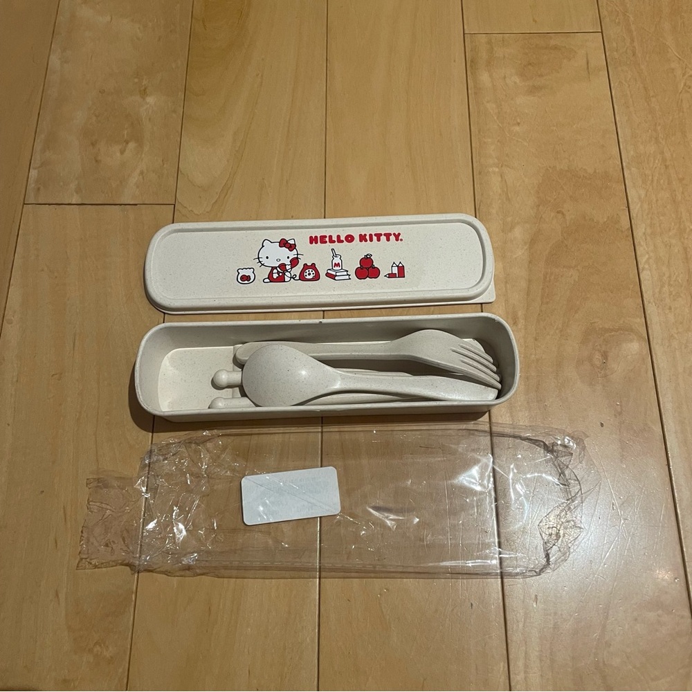 New hello kitty utensils set